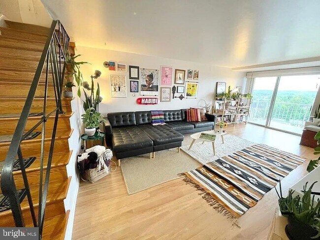 Building Photo - 301 N Beauregard St