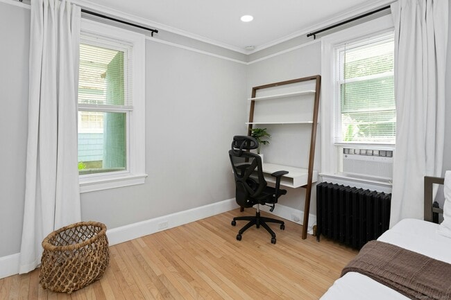 Building Photo - 137 Rock Spring Rd