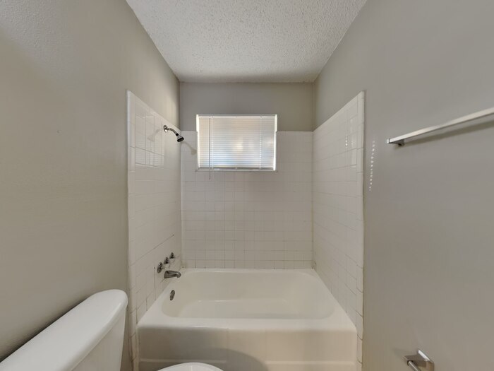 Building Photo - 4820 Grove St
