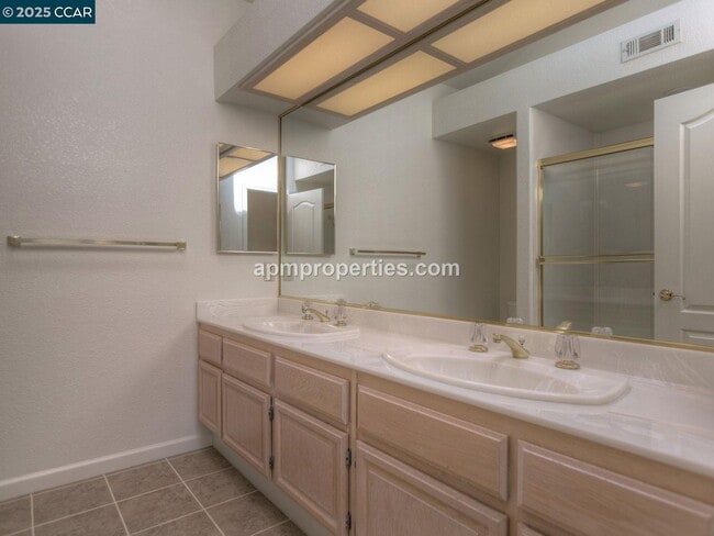 Building Photo - 4112 Creekpoint Ct