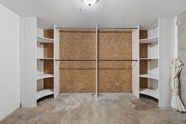 Building Photo - 1721 Woodruff Place Cross Dr