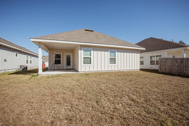 Building Photo - 231 Lyla Ln