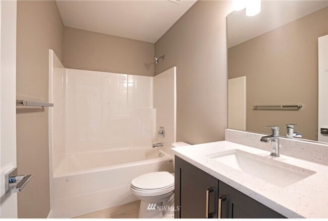Building Photo - Gorgeous 4 Bedroom Gig Harbor Home in Gated Community