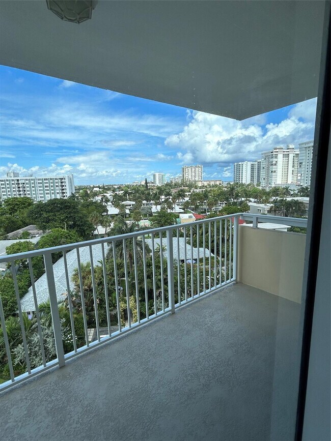 Building Photo - 1200 Hibiscus Ave