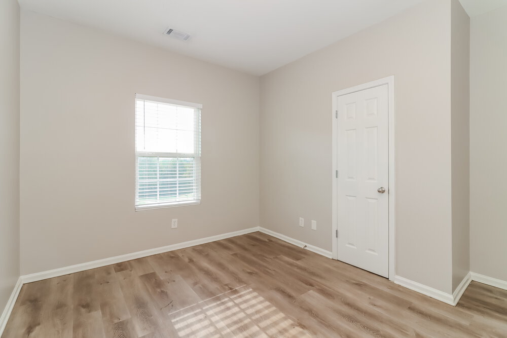 Building Photo - 450 Boxelder Rd