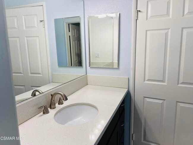 Building Photo - 5210 Premiere Hls Dr