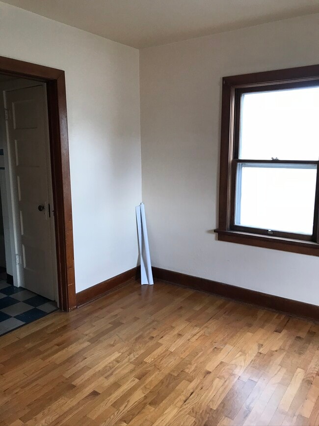 Building Photo - 416 E Harney St