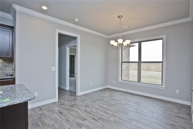 Building Photo - 1004 Taylor