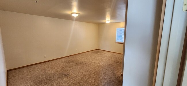 Building Photo - 81 10th St