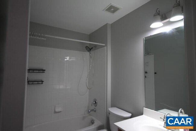 Building Photo - 2452 Abington Dr