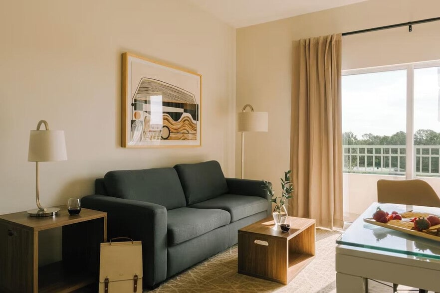 Primary Photo - 7415 Universal Blvd