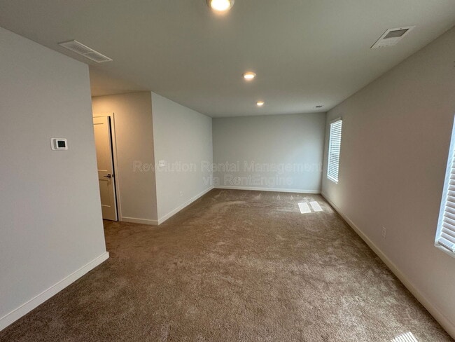 Building Photo - 228 River Meadow Dr