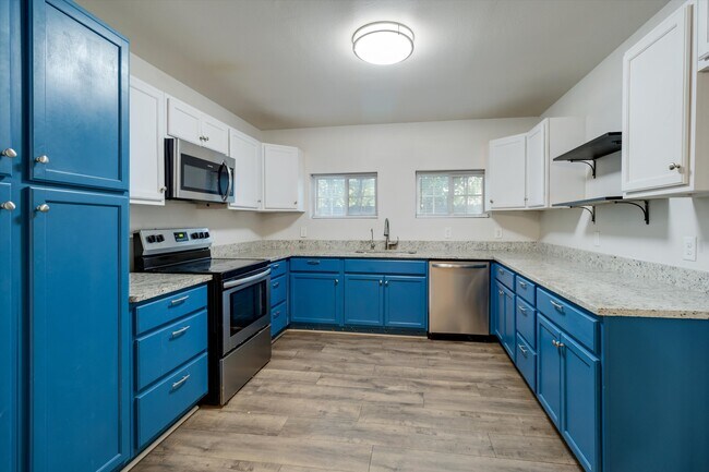 Building Photo - 1230 Chalmers Ave