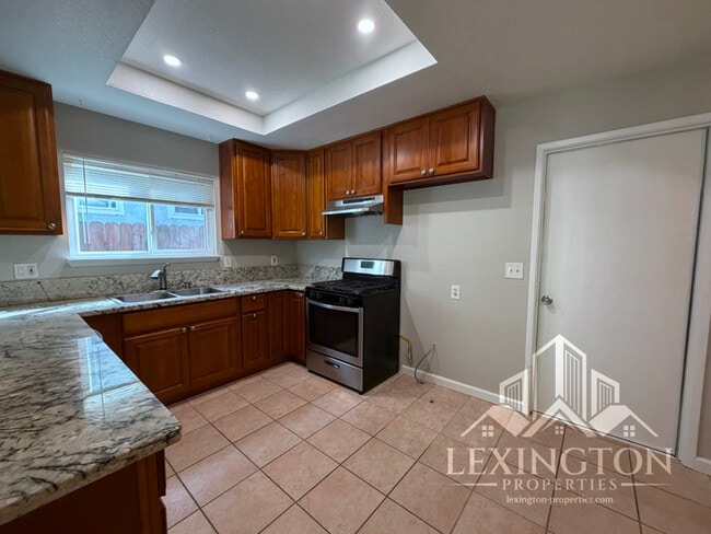 Building Photo - Lovely updated, 3BD/2BA, Home in Rocklin – off Pacific St. near Hwy 80 Access!