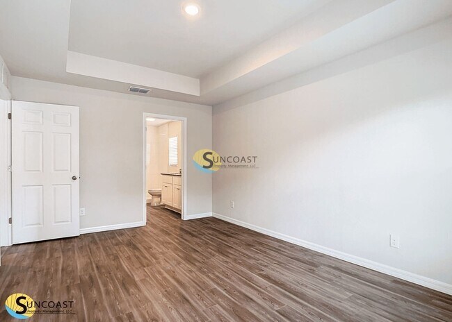 Building Photo - 24 Cedar Dr