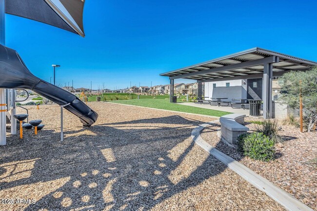 Building Photo - 2516 E King Bird Dr