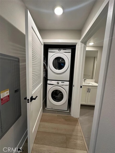 Building Photo - 16450 Veterans Wy