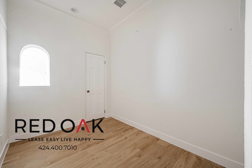 Building Photo - 6135 Saturn St