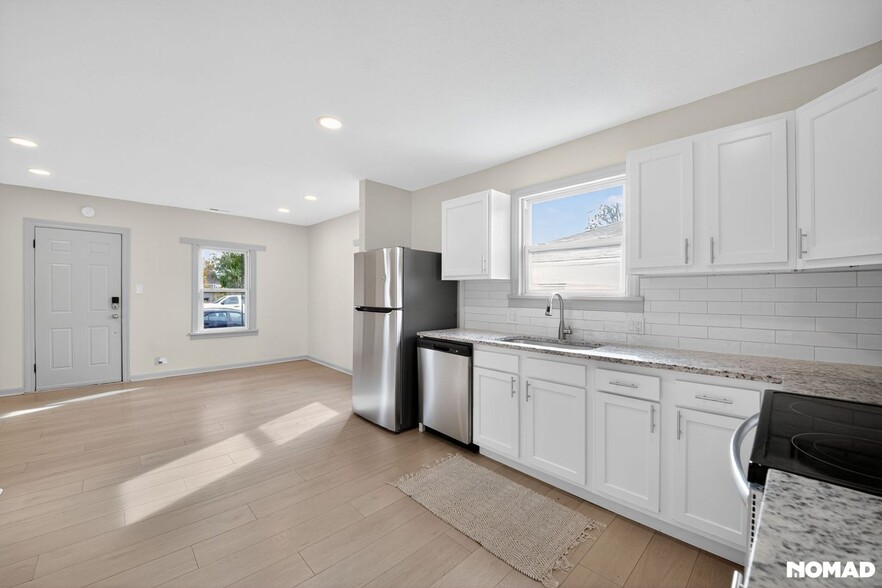 Building Photo - 4325 S Cherokee St