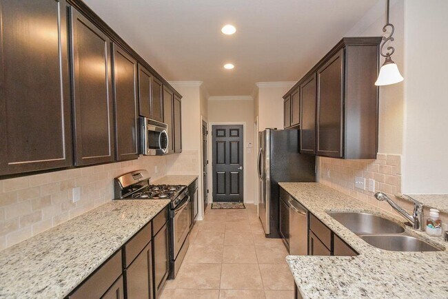 Building Photo - 6490 Calgary Woods Ln