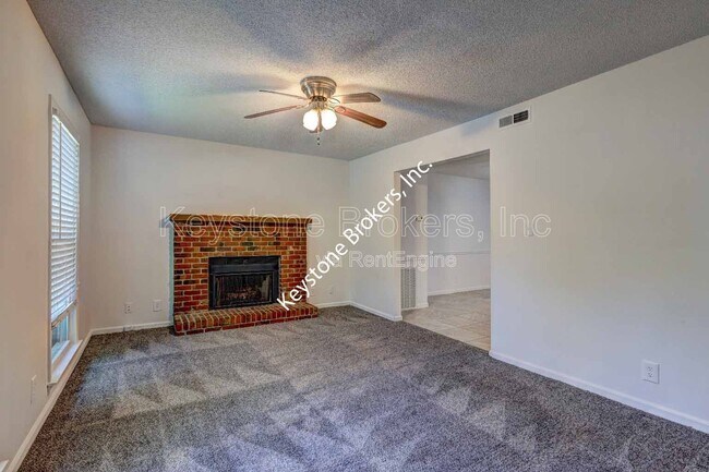 Building Photo - 164 Windermere Cir