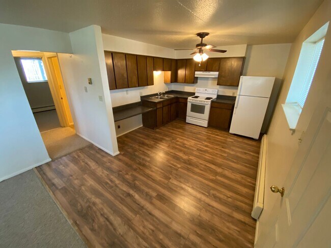 Building Photo - Downstairs Two Bedroom Apt in Bayfield