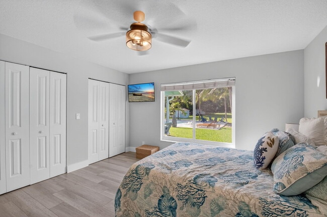 Building Photo - 6701 Hillside Ln