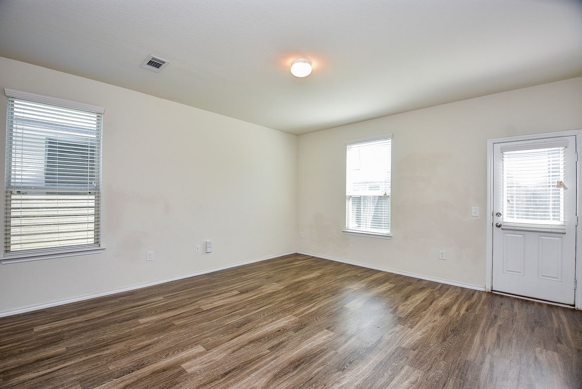 Building Photo - 4407 Champions Landing Dr