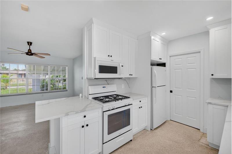 Building Photo - 3131 SW 20th Ct