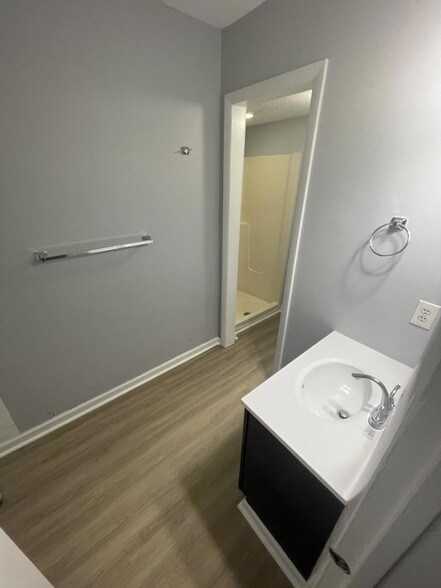 Building Photo - 5800 Falls of Neuse Road Unit Apt B