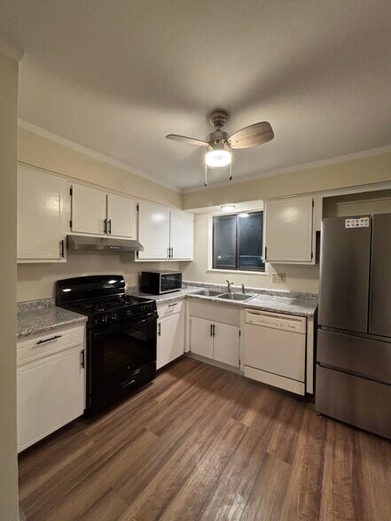 Building Photo - 4819 Middletowne St