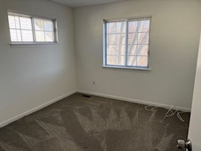 Building Photo - Large End Unit Townhome near Downtown Annapolis and Navy Stadium!