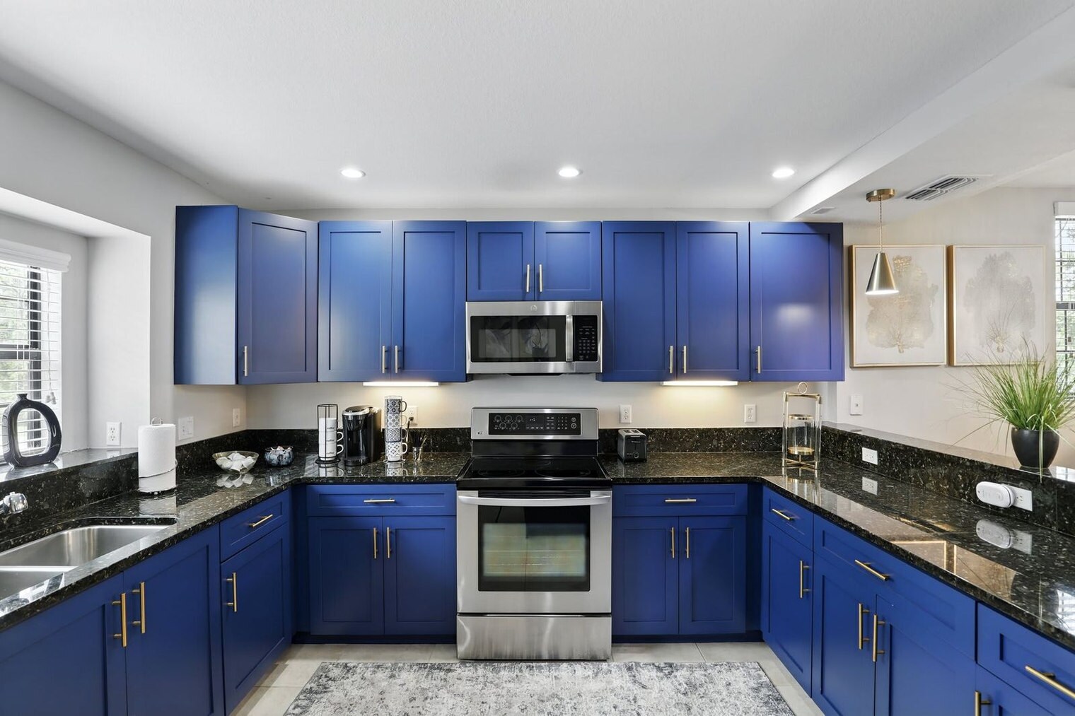 Building Photo - 14545 Damai Ln