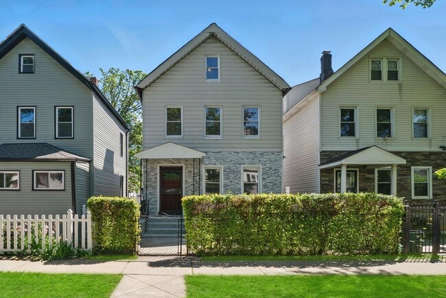 Primary Photo - 419 S 7th Ave