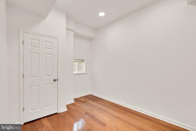 Building Photo - 1405 Montello Ave NE