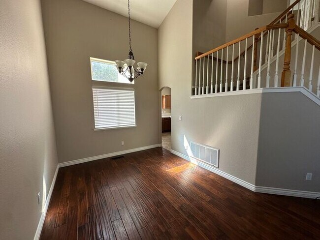 Building Photo - 9779 Thunder Mountain Way