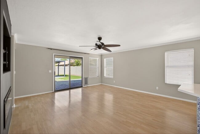 Building Photo - Updated House in Chandler Community