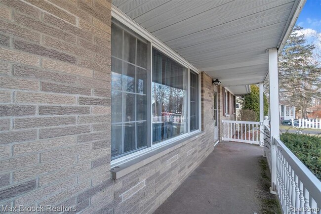 Building Photo - 1102 Davenport Dr