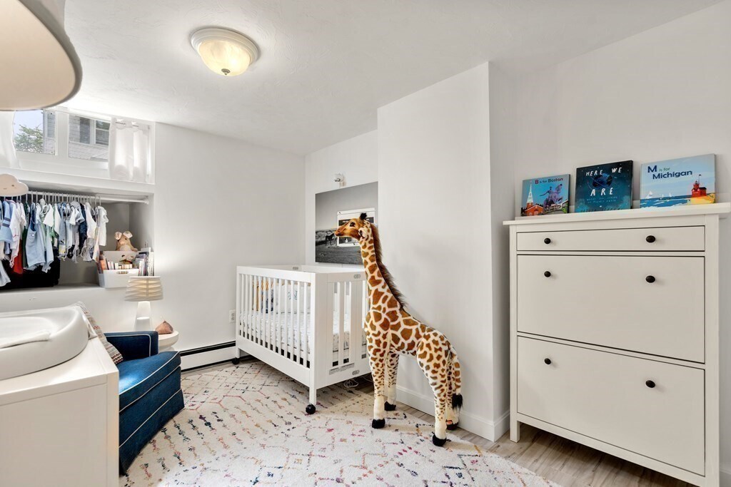 Building Photo - 256 E St