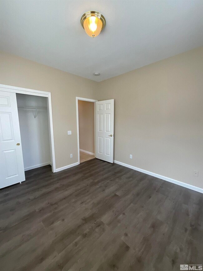Building Photo - 2847 Falcon Ridge Dr