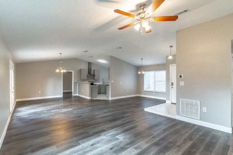Building Photo - 995 Wages Way