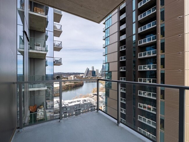 Building Photo - 44 East Ave