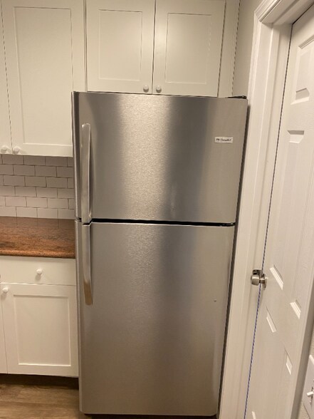 Building Photo - 3901 15th Ave S