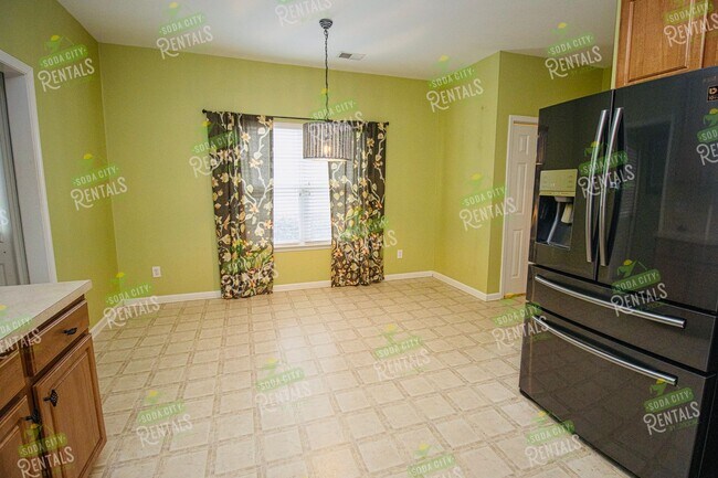 Building Photo - Prelease for June 15th, 2026- 3 Bedroom, 2...