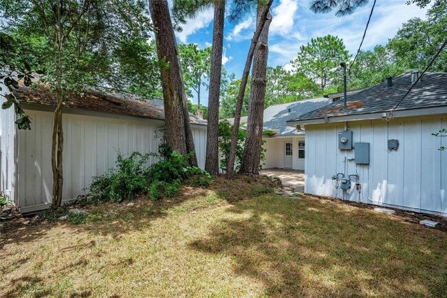 Building Photo - 1747 Maux Dr