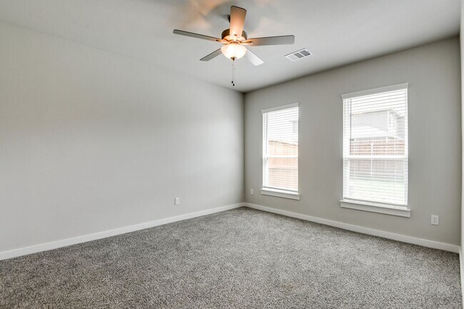 Building Photo - OFFERING $250.00 PER MONTH RENT CONCESSION OFF YOUR 1ST 4 MONTHS RENT!