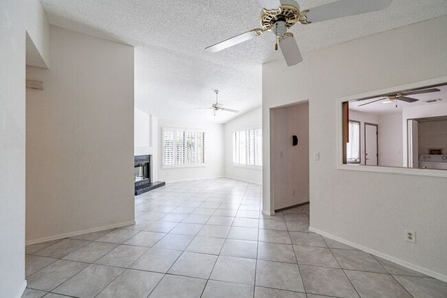 Building Photo - 2434 N Palo Hacha Dr