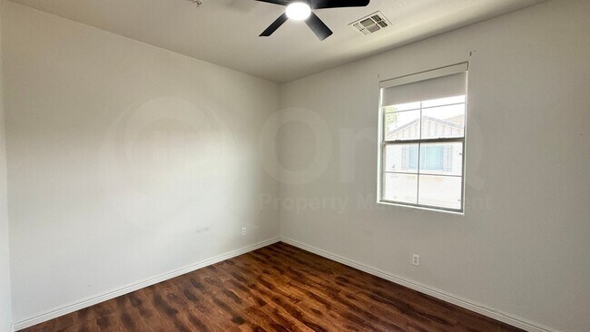 Building Photo - 7506 S 29th Way