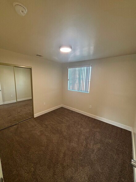 Building Photo - 156 E 119th St