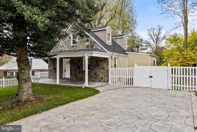 Building Photo - 7213 Tyler Ave